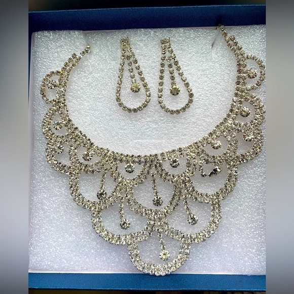 Fashion Jewelry Jewelry - Beautiful Diamond-Like Pageant Bride Necklace and Earrings